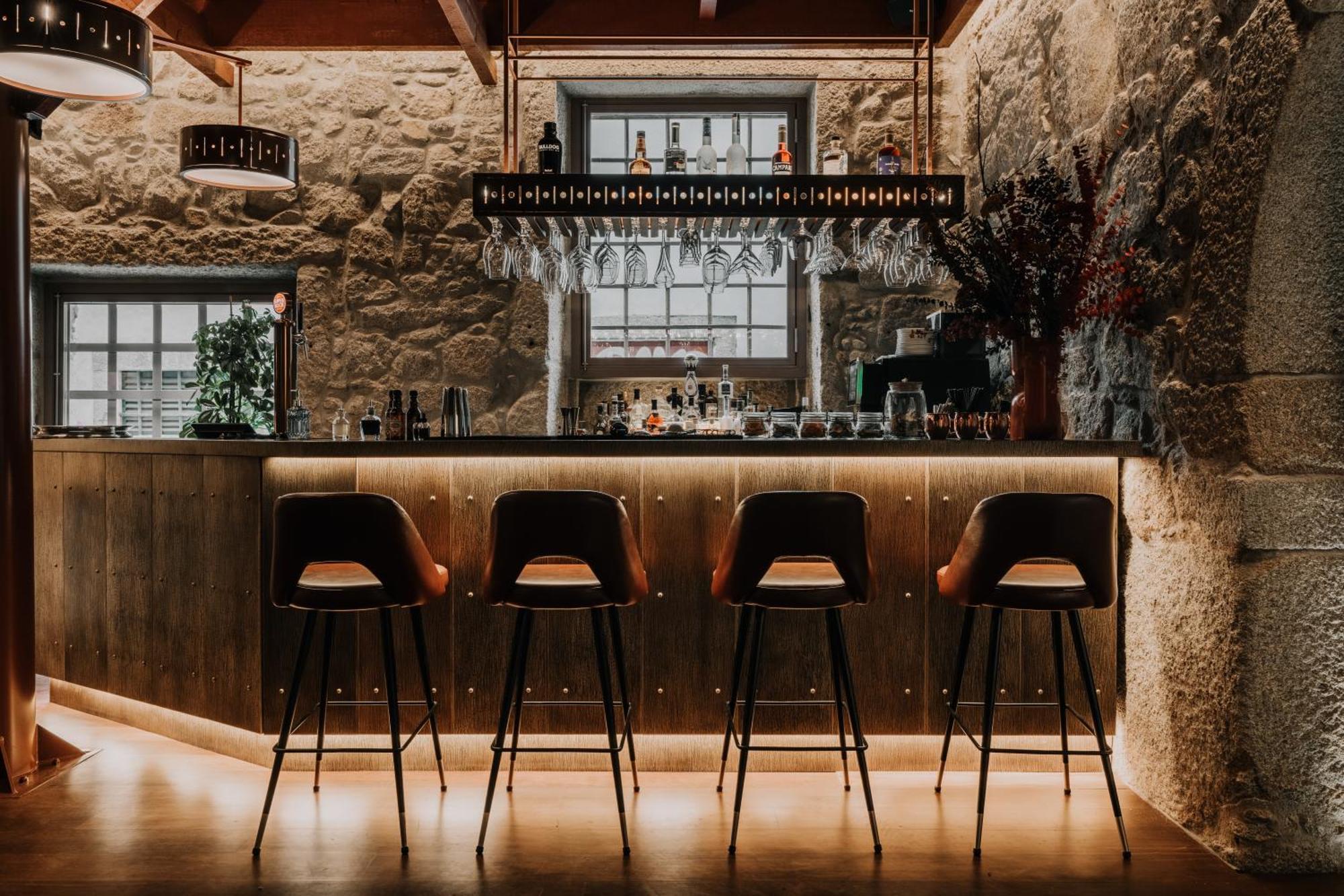 Timbre Virtudes Ξενοδοχείο Πόρτο Εξωτερικό φωτογραφία The bar at the restaurant
